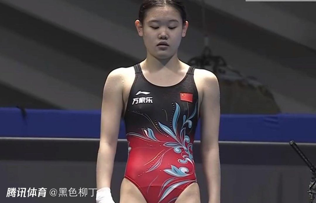 骑车的小女孩